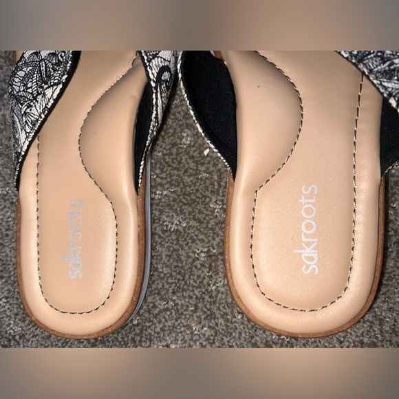 Sakroots Sandals - Picture 2 of 4